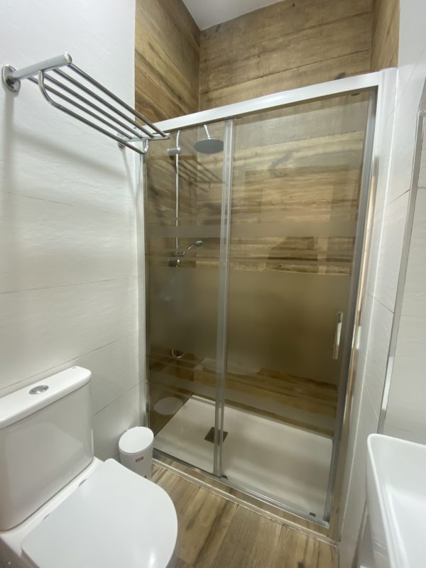 Alquiler Residencial Calle Mira El Sol baño